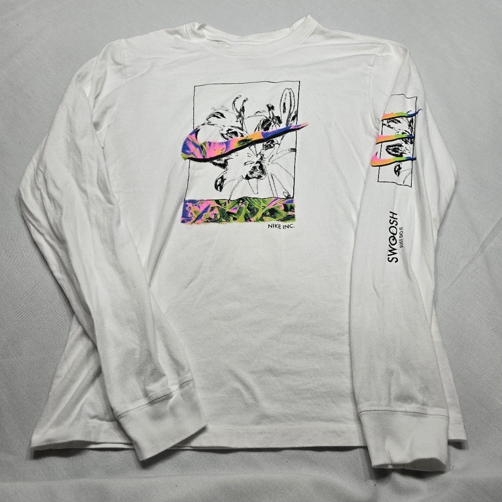 The Nike Tee Swoosh Long Sleeve Tshirt
